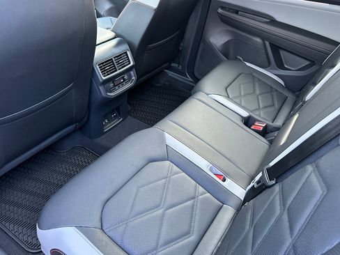 New 2026 Volkswagen Atlas Peak Edition image 11