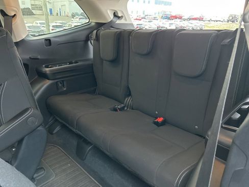 Used 2022 Subaru Ascent Premium w/ Convenience Package image 9