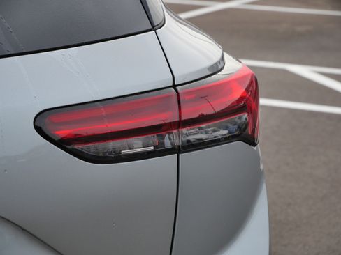 Used 2023 Buick Envision Essence image 17