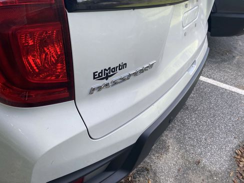Used 2025 Honda Passport EX-L image 12