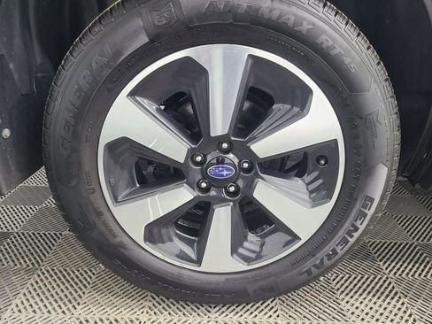 Used 2018 Subaru Forester 2.5i w/ Alloy Wheel Package AWD/4WD image 16