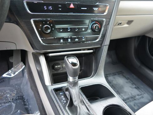 Used 2017 Hyundai Sonata SE FWD image 21
