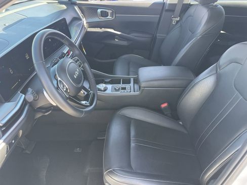 Certified 2025 Kia Sorento EX w/ EX Panoramic Sunroof Package AWD/4WD image 18