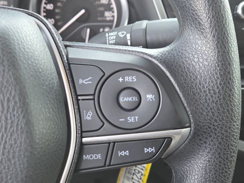 Used 2022 Toyota Camry LE w/ Carpet Mat Package (TMS) FWD image 6
