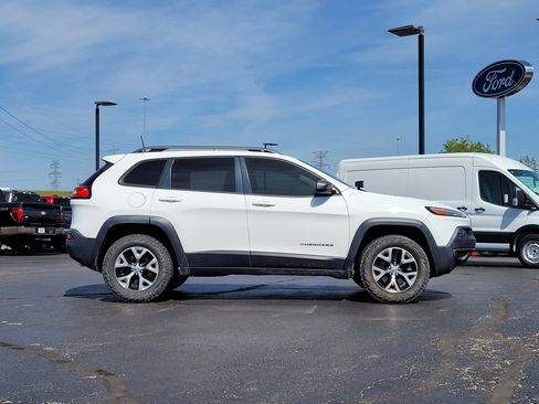 Used 2016 Jeep Cherokee Trailhawk w/ Comfort/Convenience Group image 2
