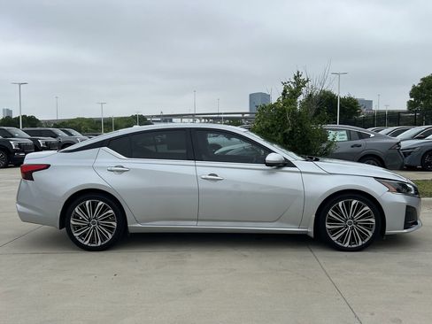 Used 2023 Nissan Altima 2.5 SL FWD image 3