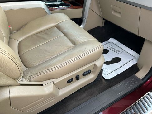 Used 2010 Ford F150 Lariat image 12