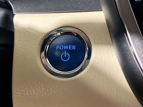 Used 2024 Toyota Camry XLE FWD image 16
