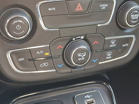 Used 2019 Jeep Compass Limited AWD/4WD image 15