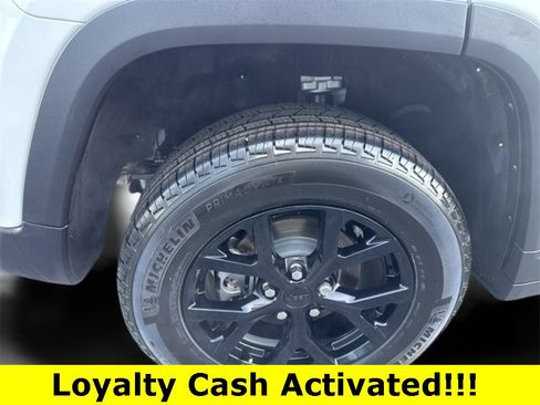 New 2025 Jeep Grand Cherokee Altitude image 25