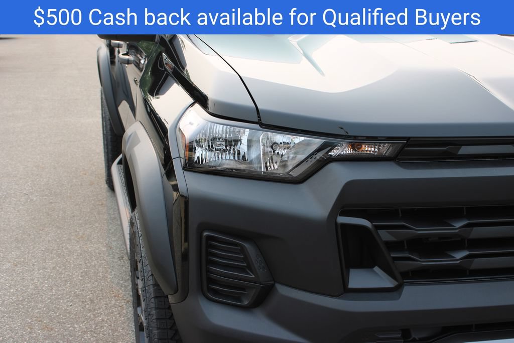 New 2026 Chevrolet Colorado Trail Boss w/ Midnight Edition AWD/4WD image 2