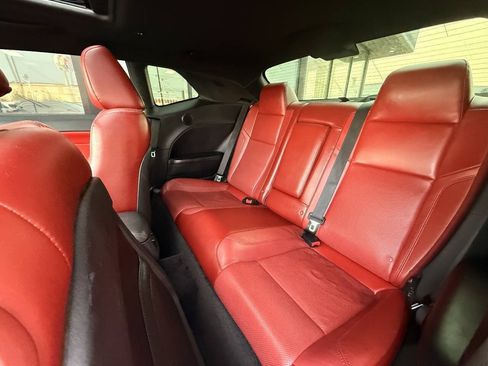 Used 2016 Dodge Challenger SXT Plus RWD image 9
