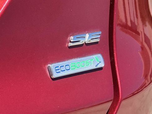 Used 2017 Ford Fusion SE w/ Fusion SE Technology Package FWD image 14