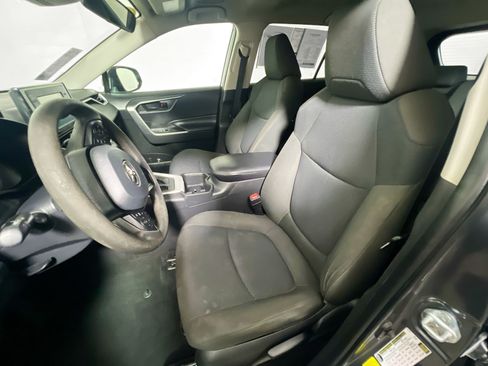 Used 2022 Toyota RAV4 LE FWD image 14