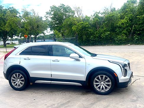 Used 2020 Cadillac XT4 Premium Luxury FWD image 4