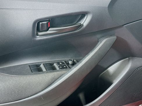 Used 2025 Toyota Corolla LE image 15