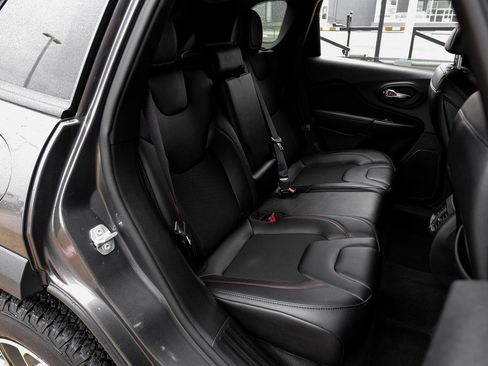 Used 2022 Jeep Cherokee Trailhawk image 48