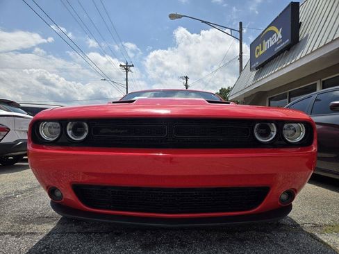 Used 2020 Dodge Challenger SXT w/ Blacktop Package RWD image 3