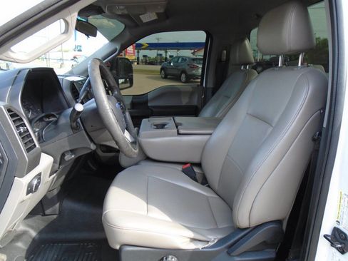 Used 2020 Ford F250 XL w/ Power Equipment Group image 9