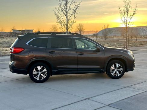 Used 2021 Subaru Ascent Premium w/ Convenience Package AWD/4WD image 4