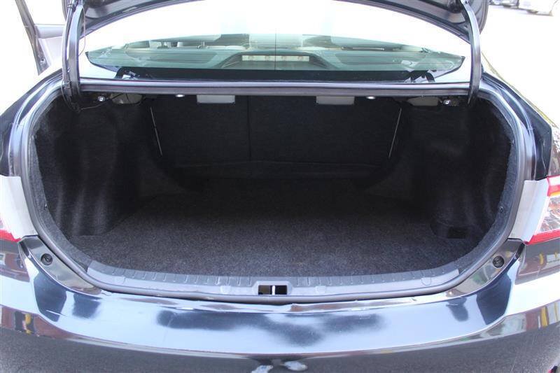 Used 2013 Toyota Corolla LE FWD image 21