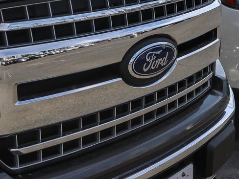 Used 2018 Ford F150 XLT w/ Equipment Group 302A Luxury image 3