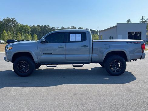 Used 2019 Toyota Tacoma TRD Sport AWD/4WD image 4