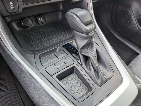 Used 2019 Toyota RAV4 XLE image 15