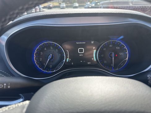 New 2026 Chrysler Pacifica Limited FWD image 38