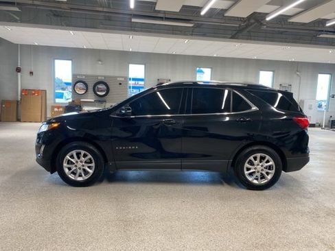 Used 2019 Chevrolet Equinox LT w/ Sun & Navigation Package image 12