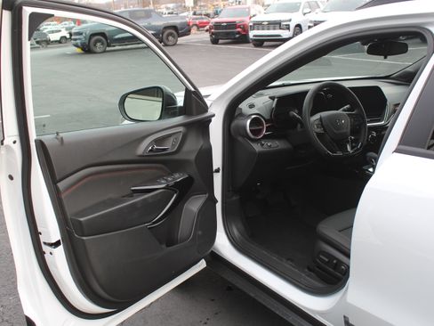 New 2026 Chevrolet Trax RS image 8