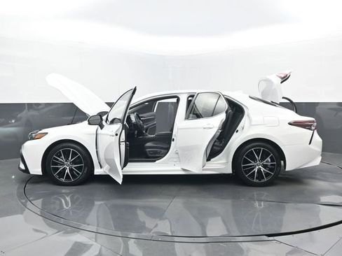 Used 2023 Toyota Camry SE image 34