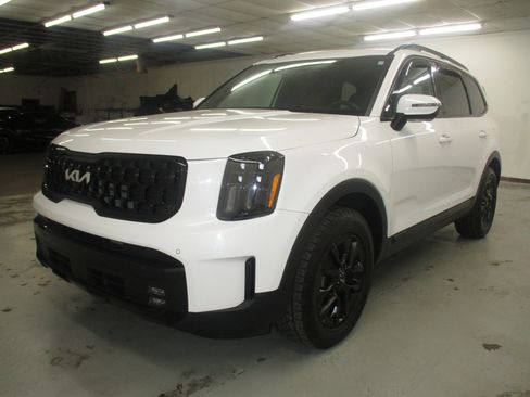 Used 2024 Kia Telluride SX Prestige X-Pro AWD/4WD image 3