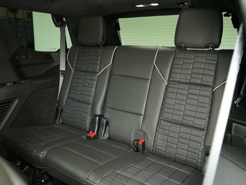 Used 2026 Cadillac Escalade Platinum Sport AWD/4WD image 38