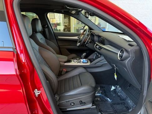 New 2025 Alfa Romeo Stelvio Sprint image 11