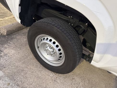 Used 2025 Toyota Tacoma SR image 11