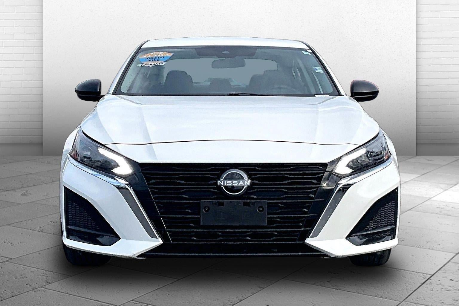 Used 2025 Nissan Altima 2.5 SV FWD image 2
