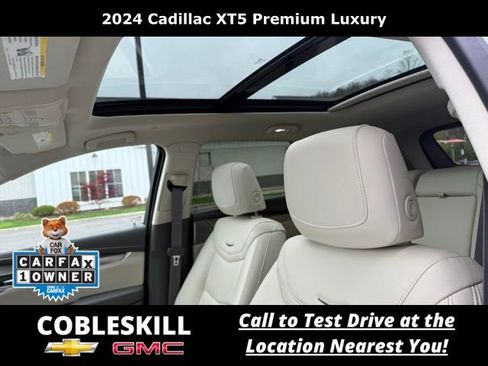 Used 2024 Cadillac XT5 Premium Luxury w/ Technology Package AWD/4WD image 11