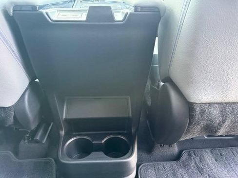 Used 2025 Toyota Sienna XLE FWD image 16