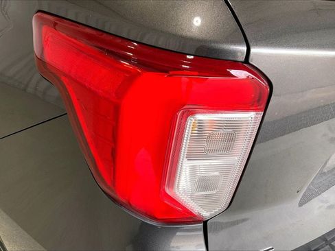 Used 2020 Ford Explorer XLT w/ Equipment Group 202A RWD image 29