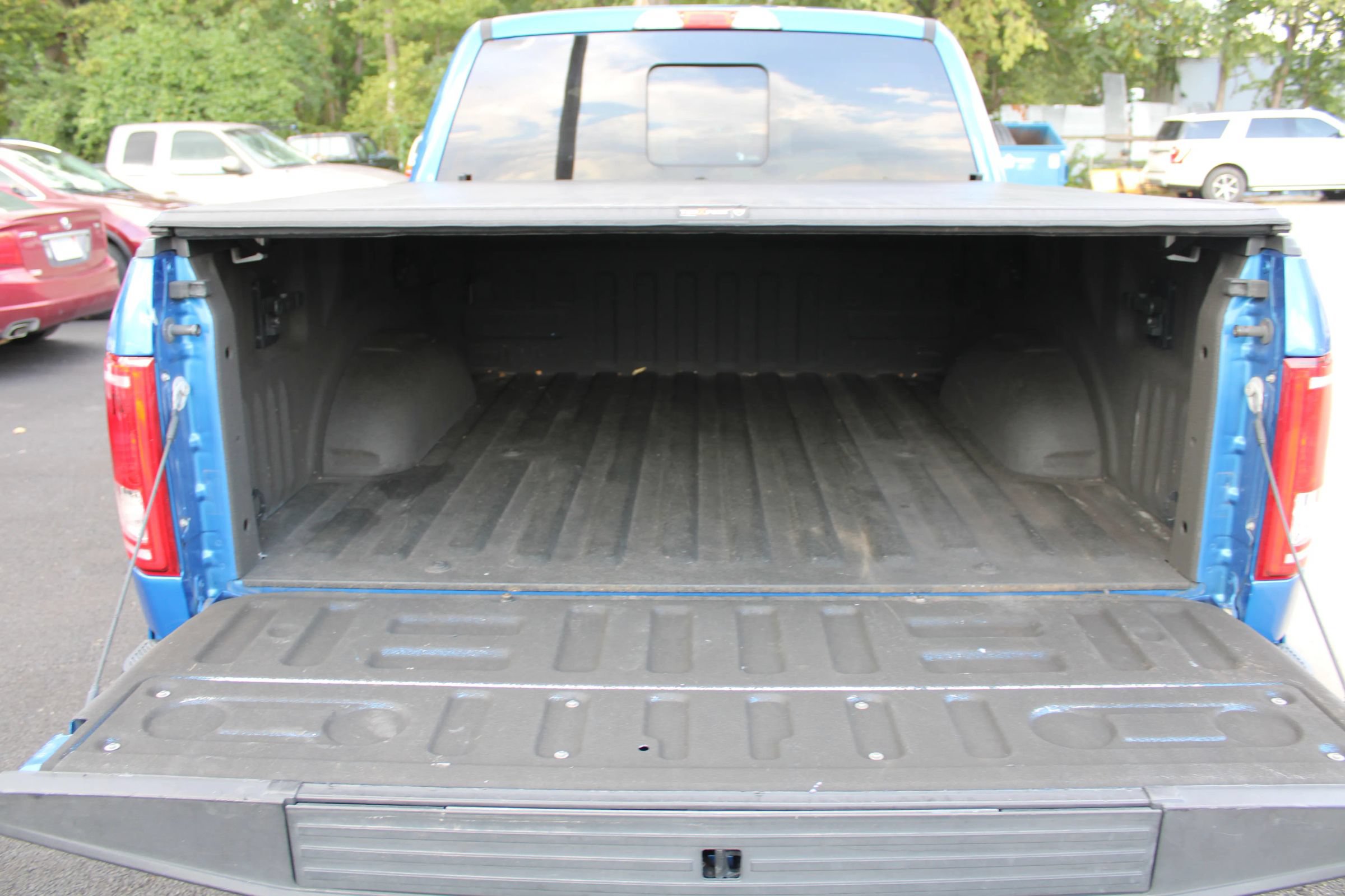 Used 2015 Ford F150 XLT w/ Equipment Group 302A Luxury AWD/4WD image 7