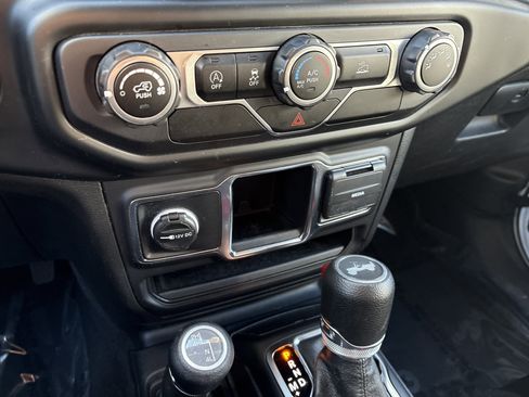 Used 2021 Jeep Wrangler Unlimited Sport AWD/4WD image 30