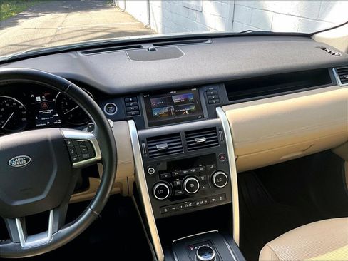Used 2019 Land Rover Discovery Sport HSE AWD/4WD image 10