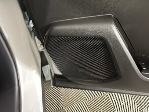 Used 2023 Toyota Highlander L FWD image 31
