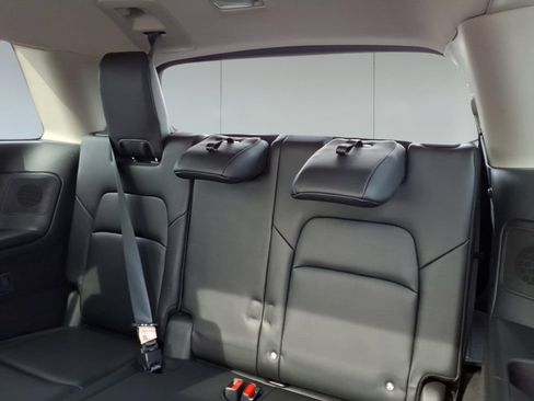 Used 2023 Nissan Pathfinder Platinum w/ Cargo Package AWD/4WD image 10