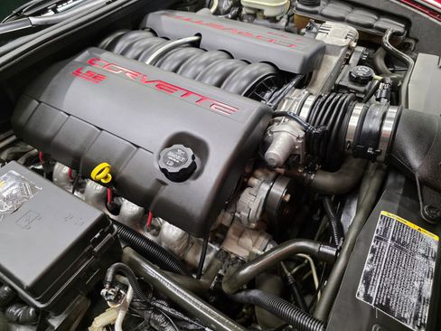 Used 2006 Chevrolet Corvette Convertible w/ Preferred Equipment Group RWD image 35