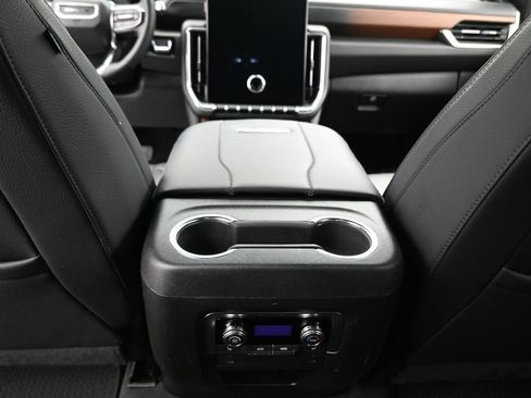 Used 2025 GMC Yukon Denali image 21