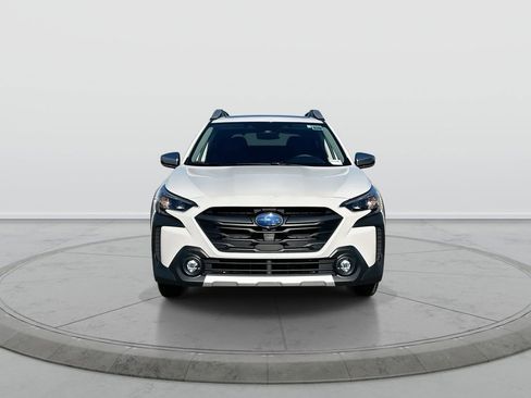 Used 2025 Subaru Outback Touring XT AWD/4WD image 3