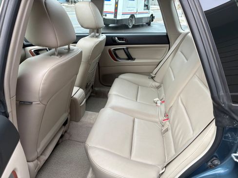 Used 2006 Subaru Outback 2.5i Limited image 13