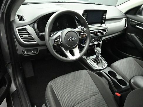 Used 2021 Kia Seltos LX image 9